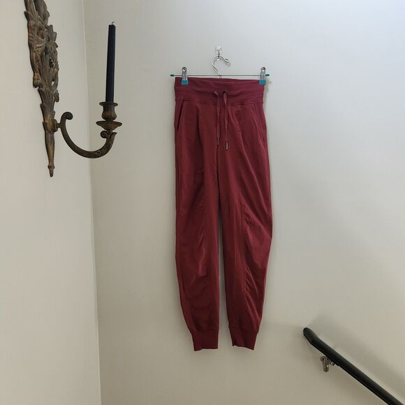 Lululemon Dance Studio Mid-Rise Jogger Full Length Red Mulled Wine Women’s Sz 0 - Picture 1 of 9